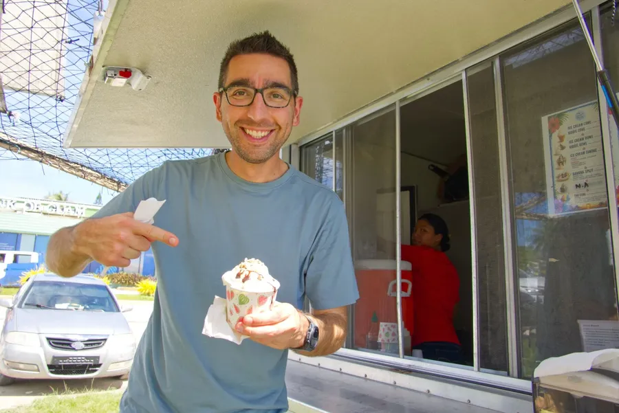 1 Food Truck CREDIT MarshallIslandsPocketGuide.com