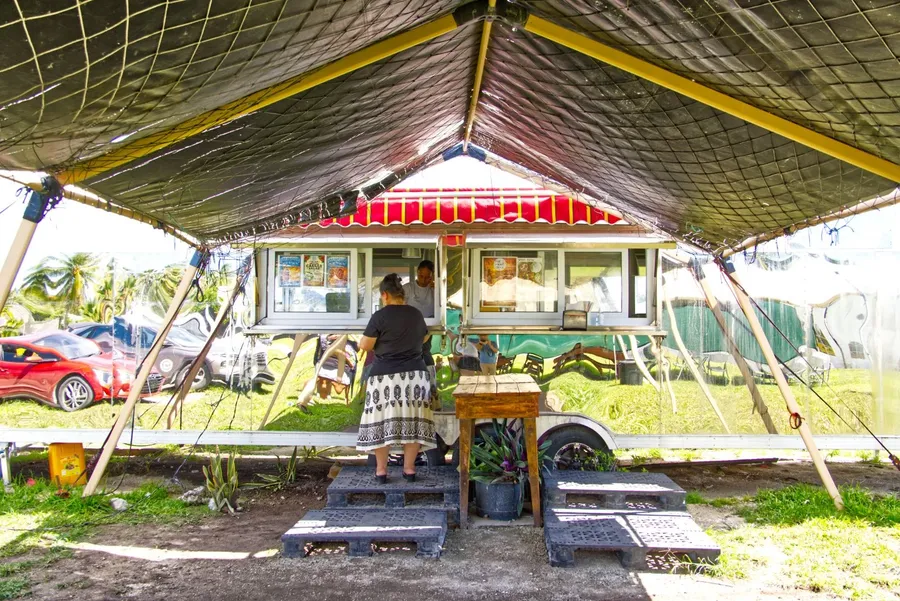 2 Food Truck CREDIT MarshallIslandsPocketGuide.com