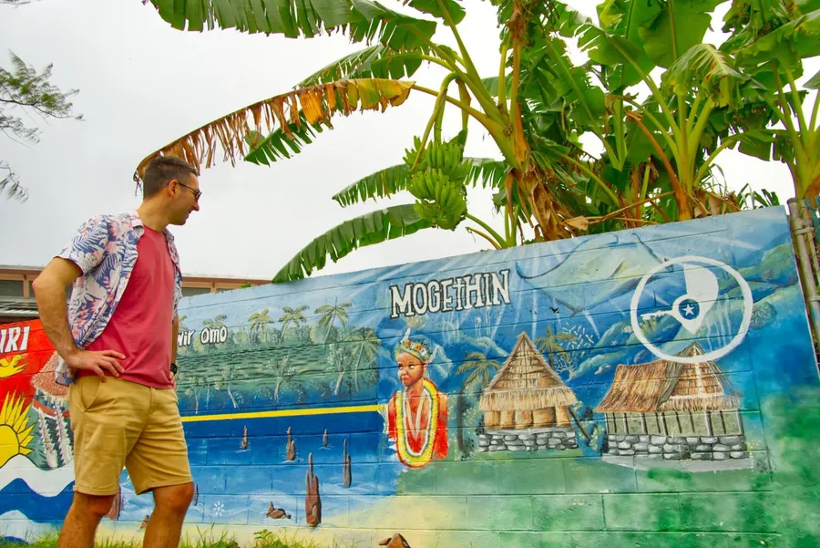 2 School Mural CREDIT MarshallIslandsPocketGuide.com
