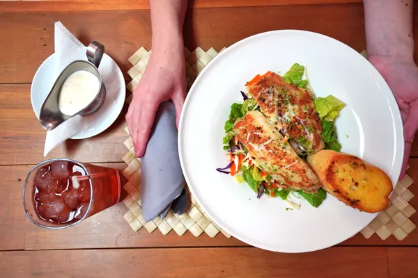 A&E Cafe Food 1 CREDIT AmericanSamoaPocketGuide.com