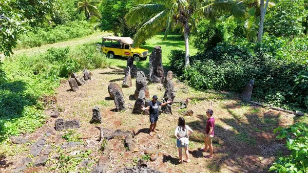 Aitutaki Culture Tours Marae (3) CREDIT cookislandspocketguide.com