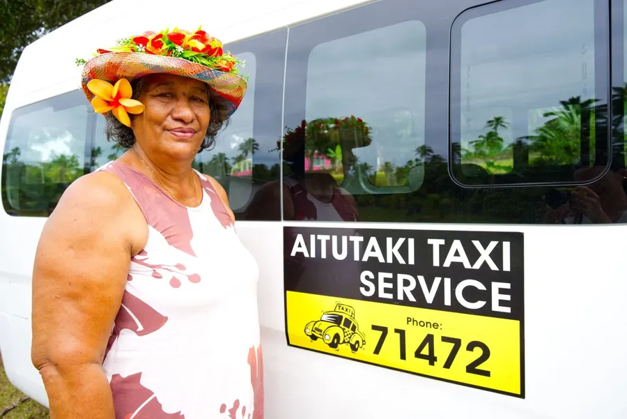 Aitutaki Taxi & E Bike Tour Guide (2) CREDIT CookIslandsPocketGuide.com