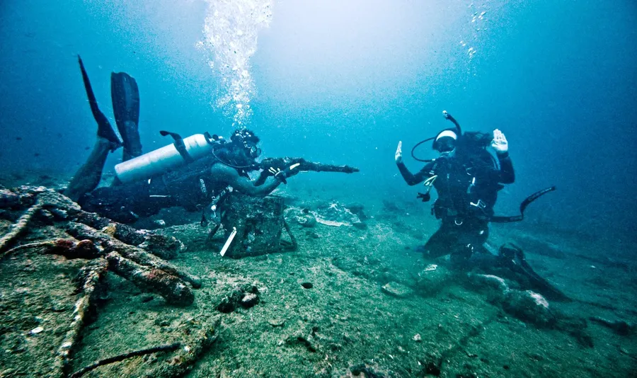 Allan Power Dive Coolidge Hero CREDIT VanuatuPocketGuide.com