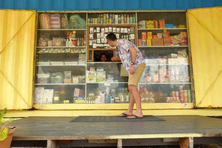 Anwargut Gas Station Convenience Store Donuts (5) BNCC CREDIT MarshallIslandsPocketGuide.com