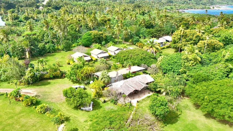 Apera Beach Bungalows Landscape (2) SEB CREDIT VanuatuPocketGuide.com