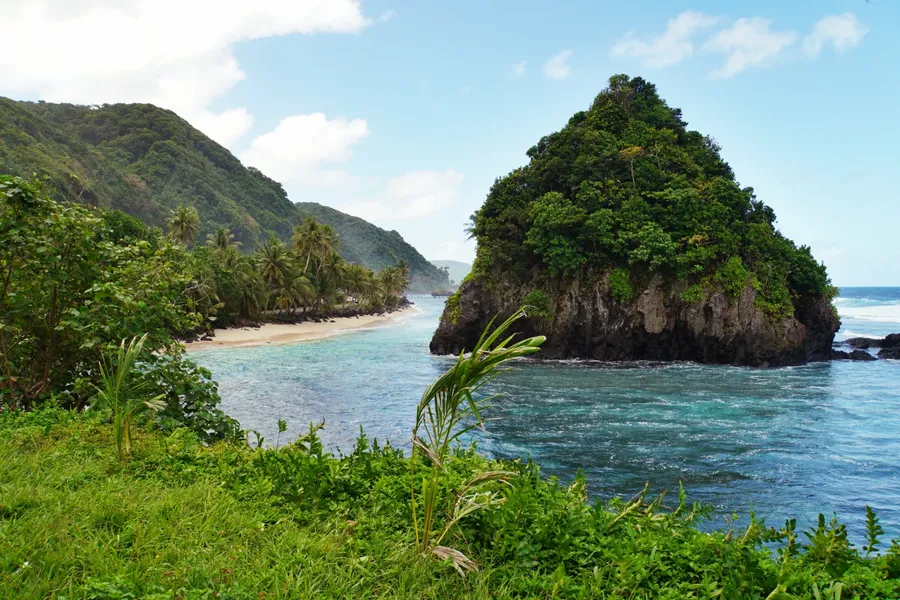 Aumi Beach East Landscape Tutuila CREDIT AmericanSamoaPocketGuide.com