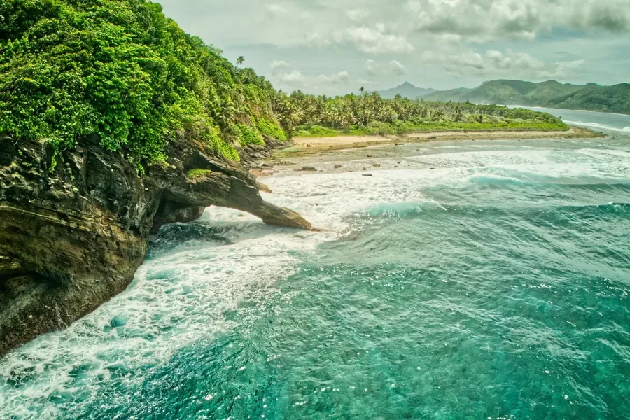 Aunu'u Arch Beach Landscape CREDIT AmericanSamoaPocketGuide.com
