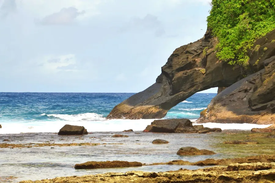 Aunu'u Arch CREDIT AmericanSamoaPocketGuide.com