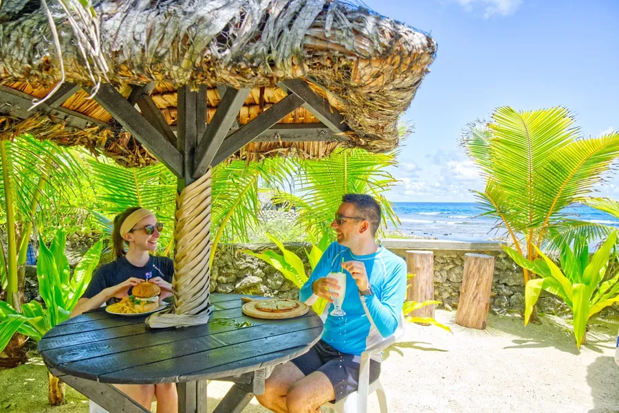 Banana Bay Beach Club Couple Restaureant CREDIT VanuatuPocketGuide.com