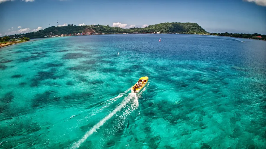 Banana Boat Transport Port Vila CREDIT VanuatuPocketGuide.com