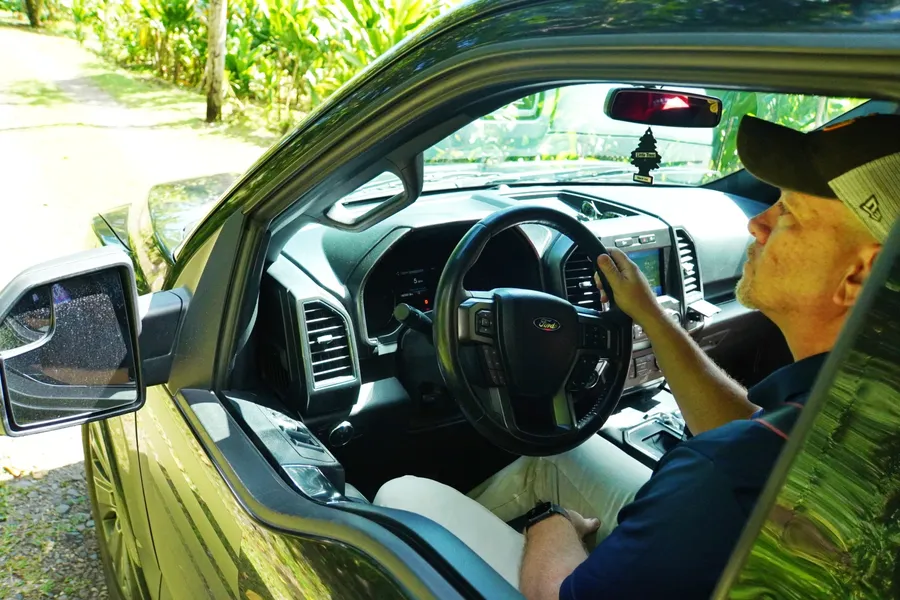 Best Tours Guide Mike Drive CREDIT AmericanSamoaPocketGuide.com