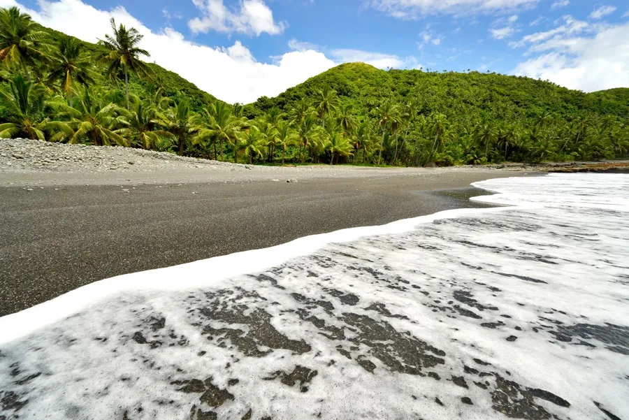 Black Sand Beach (6) SEB CREDIT WallisandFutunaPocketGuide.com
