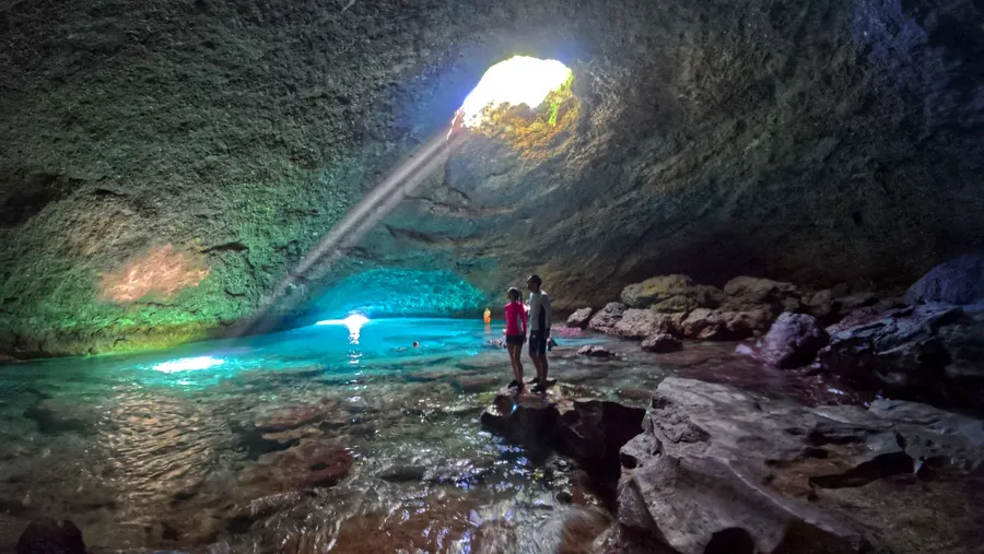 Blue Cave Couple CREDIT VanuatuPocketGuide.com 1