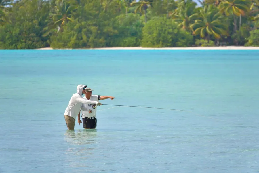 Blue Lagoon Fly Fishing Bonefish (3) SEB CREDIT CookIslandsPocketGuide.com
