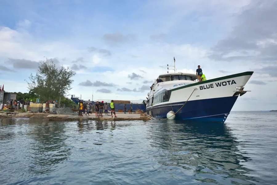 Boat Ferry Santo Aelan Express (2) SEB CREDIT VanuatuPocketGuide.com