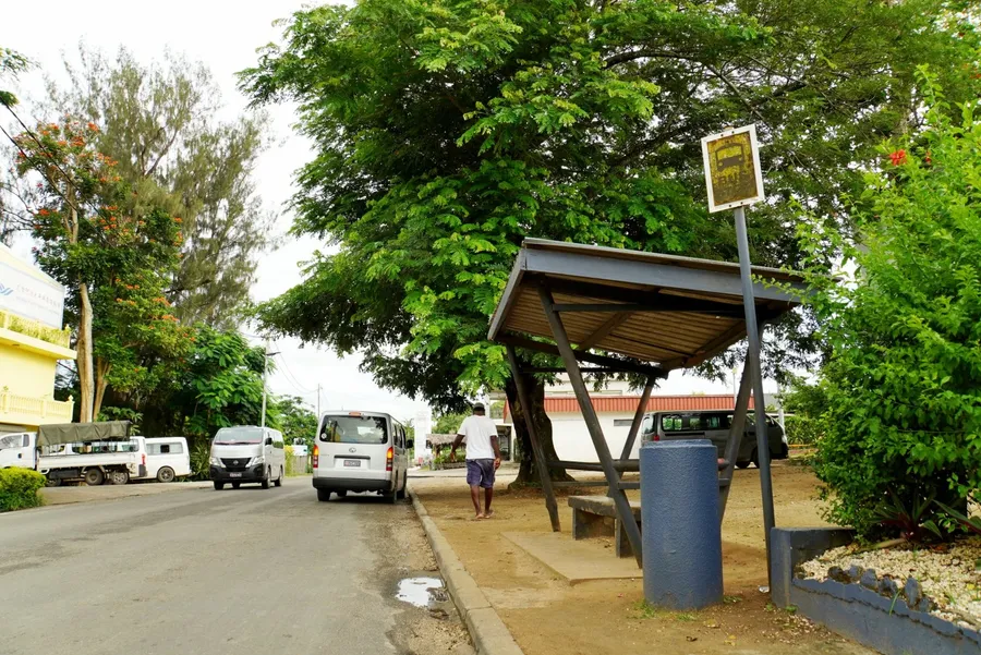 Bus Stop Transport (2) CREDIT VanuatuPocketGuide.com