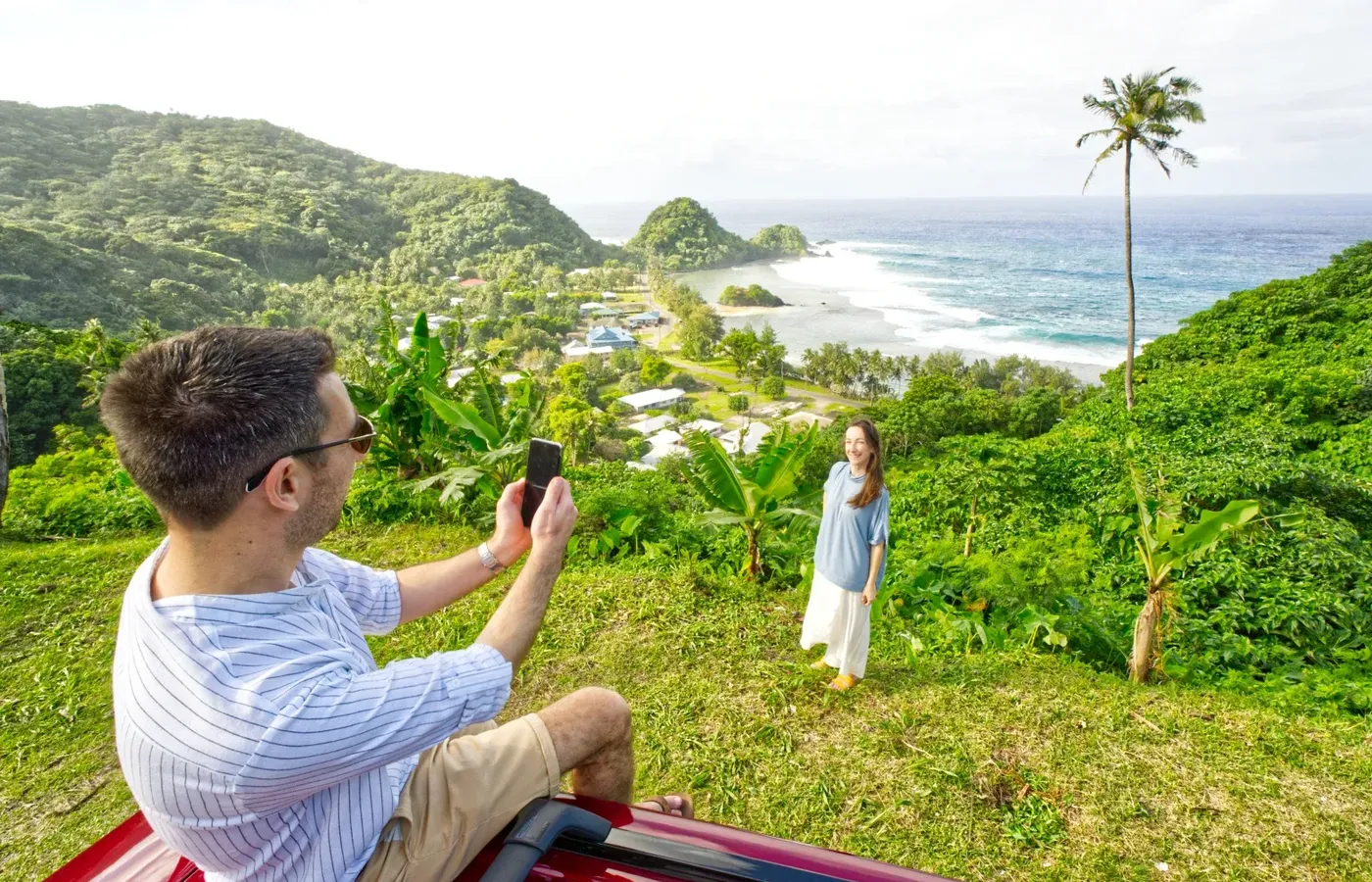 Cape Taputapu Amanave Tutuila Lookout Couple CREDIT AmericanSamoaPocketGuide.com