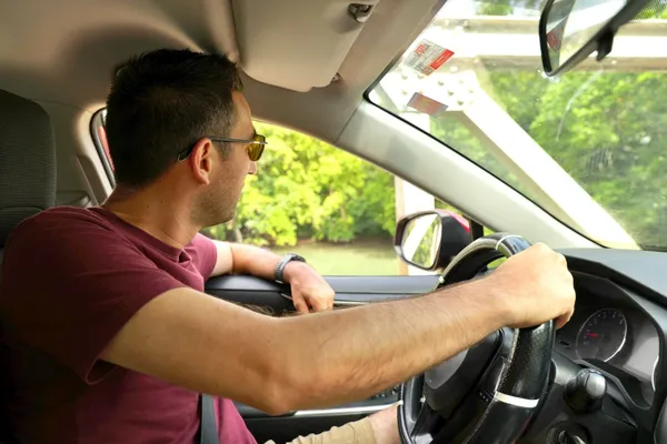 Car Rental Driving (2) CREDIT VanuatuPocketGuide.com
