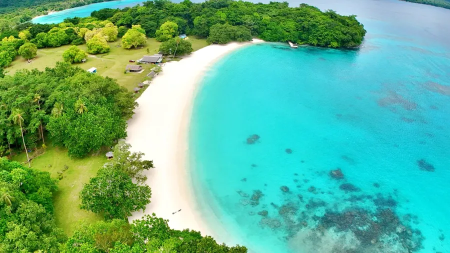 Champagne Beach (6) CREDIT VanuatuPocketGuide.com