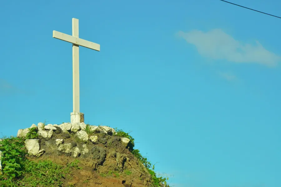 Cross West Tutuila CREDIT AmericanSamoaPocketGuide.com