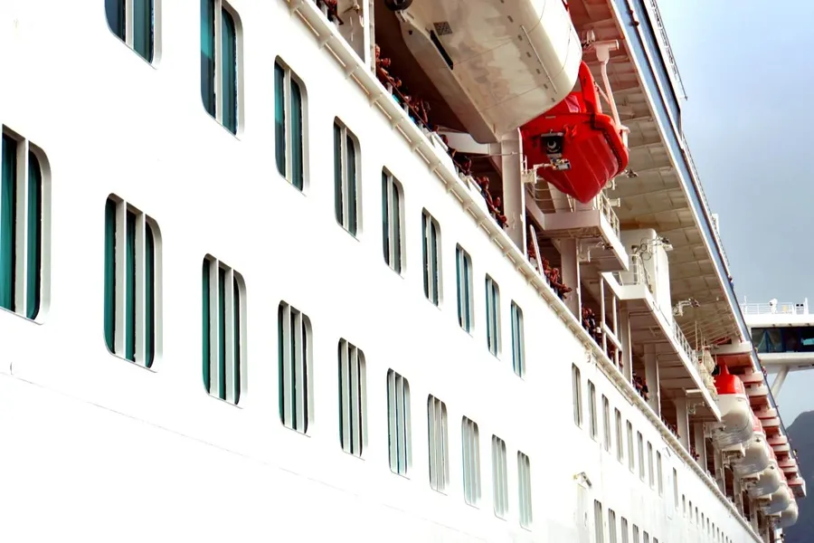 Cruise Ship Generic (5) CREDIT AmericanSamoaPocketGuide.com