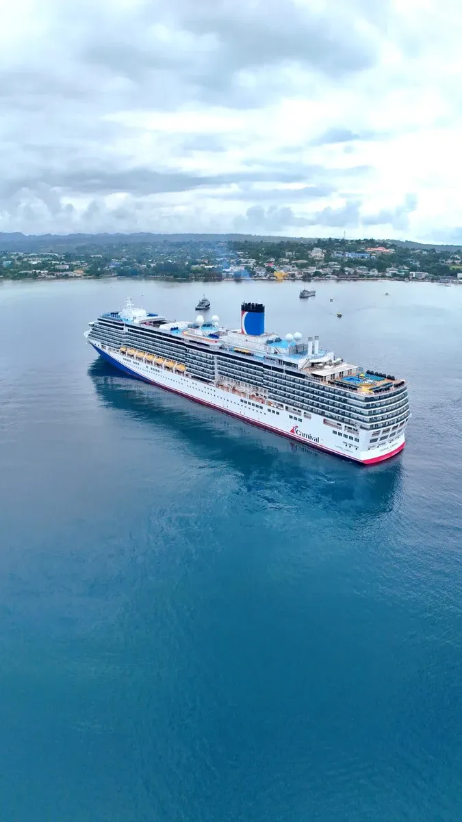 Cruise Ship Port Vila Carnival Cruises (2) SEB CREDIT VanuatuPocketGuide.com