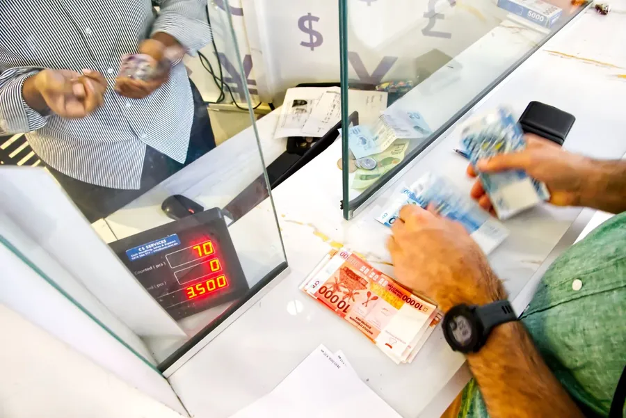 Currency Exchange Money Cash (5) CREDIT WallisandFutunaPocketGuide.com
