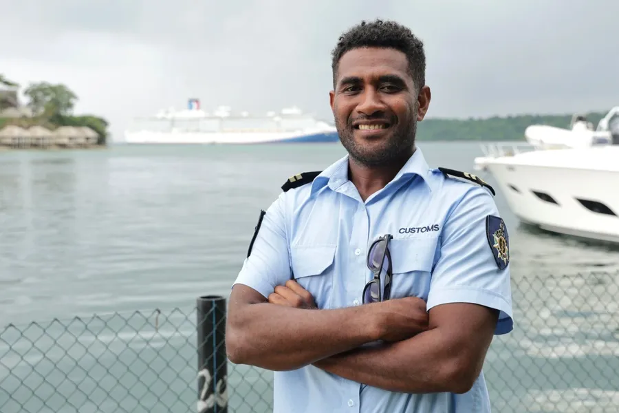 Customs Officer Cruise Ship BNCC CREDIT VanuatuPocketGuide.com