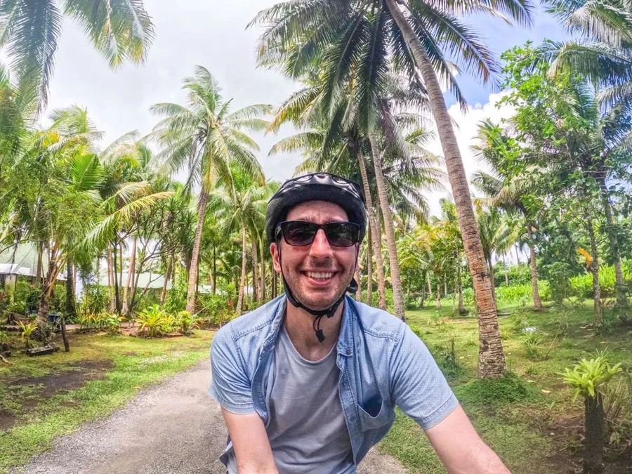 Cycling Selfie Robin Bike Bicycle Riding MUST CREDIT samoapocketguide.com