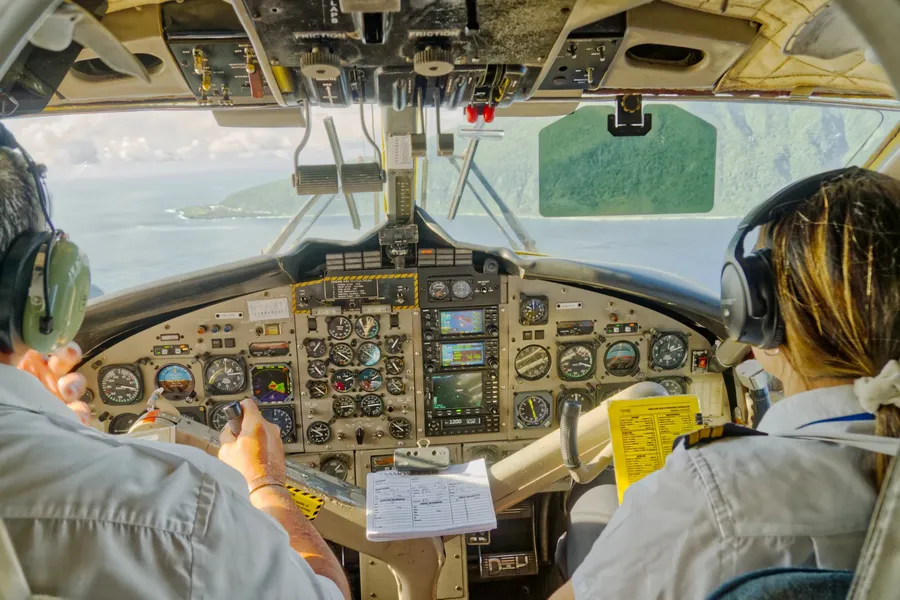 Domestic Flight Plane Manu'a Ta'u CREDIT AmericanSamoaPocketGuide.com