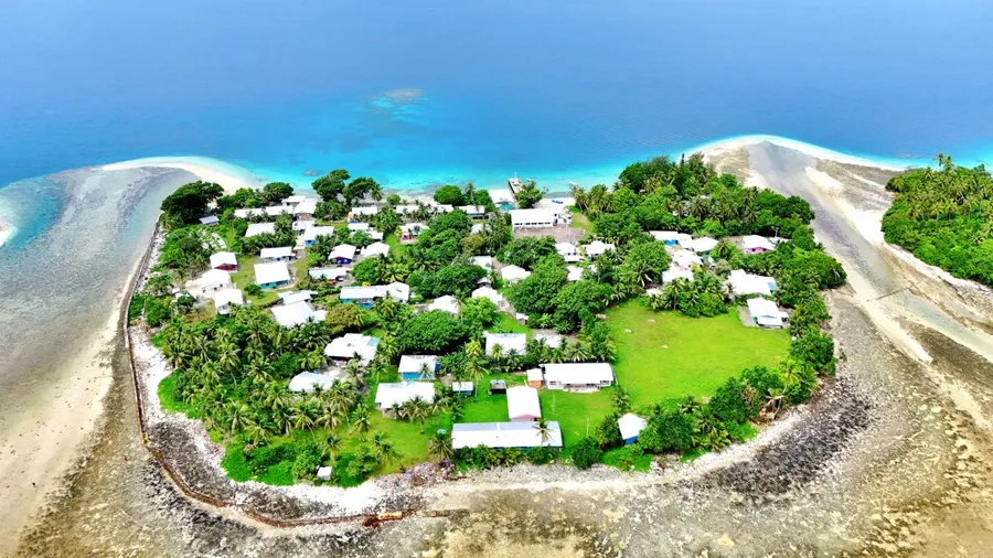 Ejit Island Landscape (1) SEB CREDIT MarshallIslandsPocketGuide.com