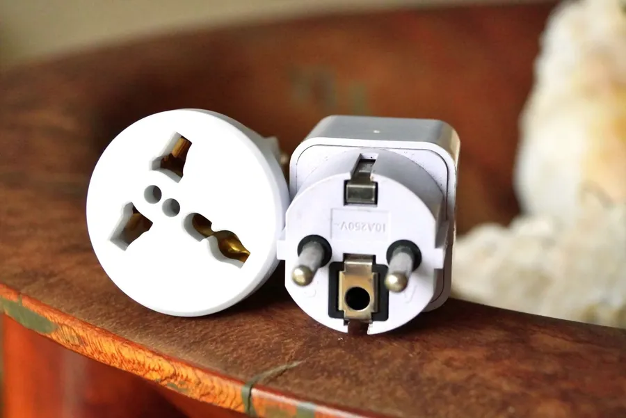 Electricity Adapter Travel (1) CUNL CREDIT WallisandFutunaPocketGuide.com