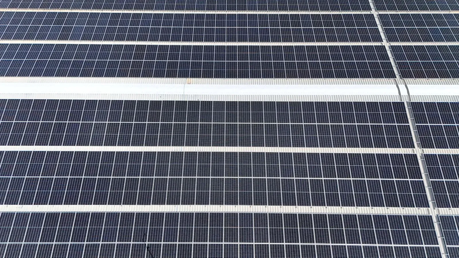 Electricity Solar (2) CREDIT MarshallIslandsPocketGuide.com