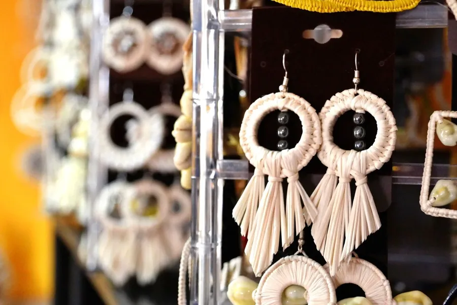 Elefa Handicraft Souvenirs Gifts (7) CUWL CREDIT MarshallIslandsPocketGuide.com