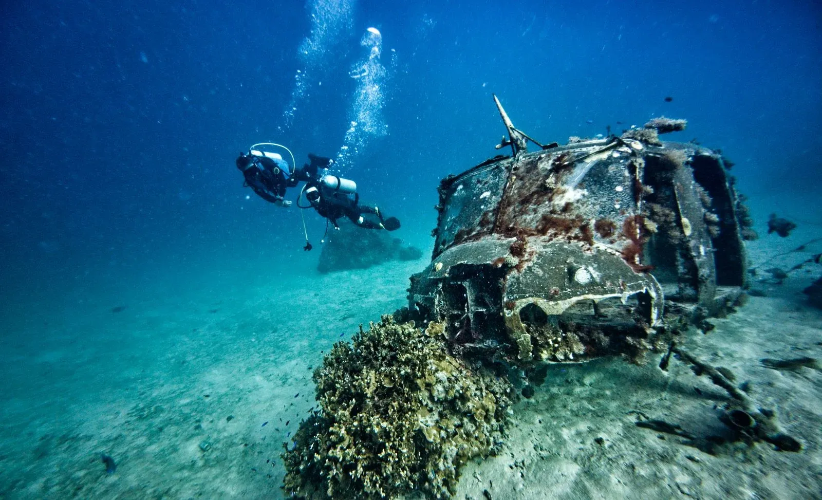 Enemanit Wrecks Raycrew Dive Scuba (14) CREDIT MarshallIslandsPocketGuide.com