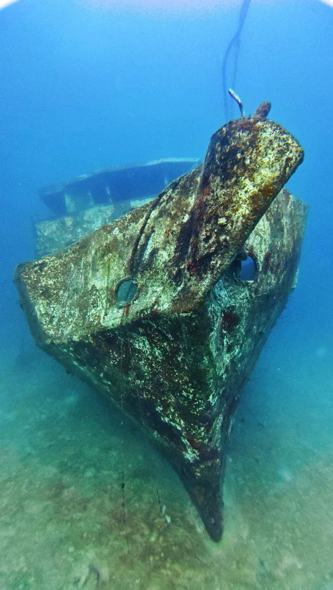 Enemanit Wrecks Raycrew Dive Scuba (17) U CREDIT MarshallIslandsPocketGuide.com