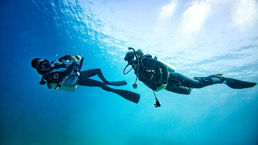 Enemanit Wrecks Raycrew Dive Scuba (7) CREDIT MarshallIslandsPocketGuide.com