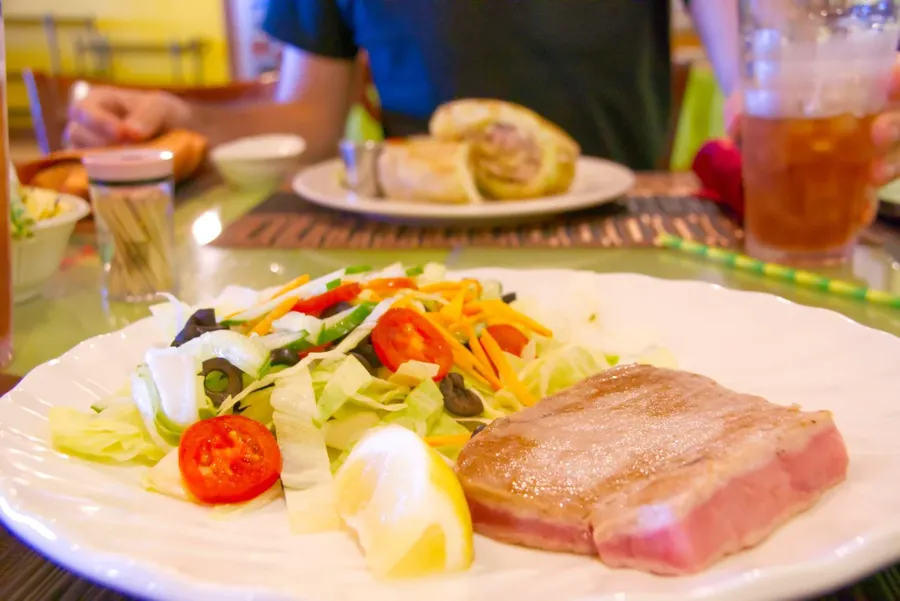 Enra Restaurant Food MIR (2) CREDIT MarshallIslandsPocketGuide.com