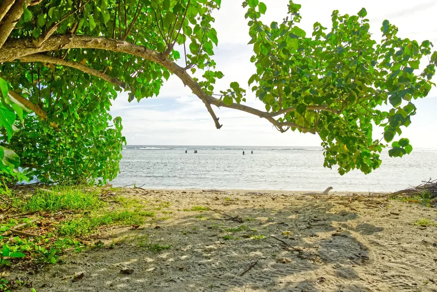 Erakor Island Beach CREDIT VanuatuPocketGuide.com