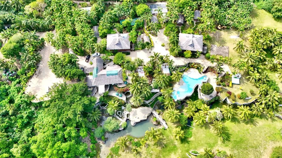 Evergreen Resort Landscape SEB CREDIT VanuatuPocketGuide.com