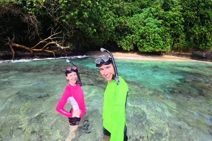 Fagatele Snorkel Couple Selfie Beach CREDIT AmericanSamoaPocketGuide.com