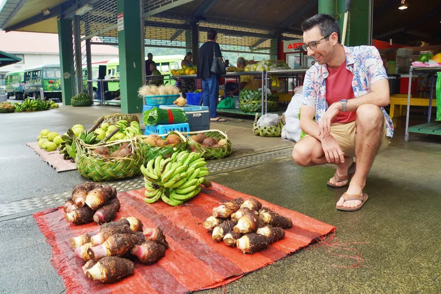 Fagatogo Market Shopping Fruit Vegetables (2) CREDIT AmericanSamoaPocketGuide.com