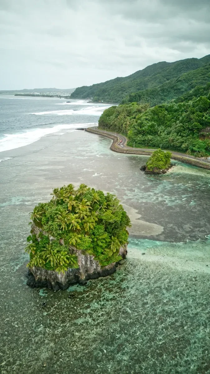 Fatu Flowepot Rock CREDIT AmericanSamoaPocketGuide.com