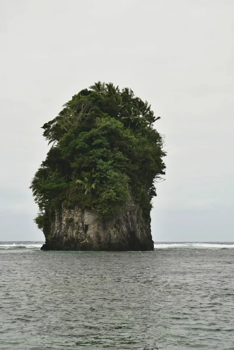 Fatu ma Futi Flowerpot Rocks CREDIT AmericanSamoaPocketGuide.com