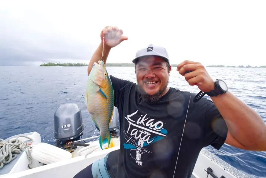 Fishing Salty Services Beven Jinekjej (1) CREDIT MarshallIslandsPocketGuide.com