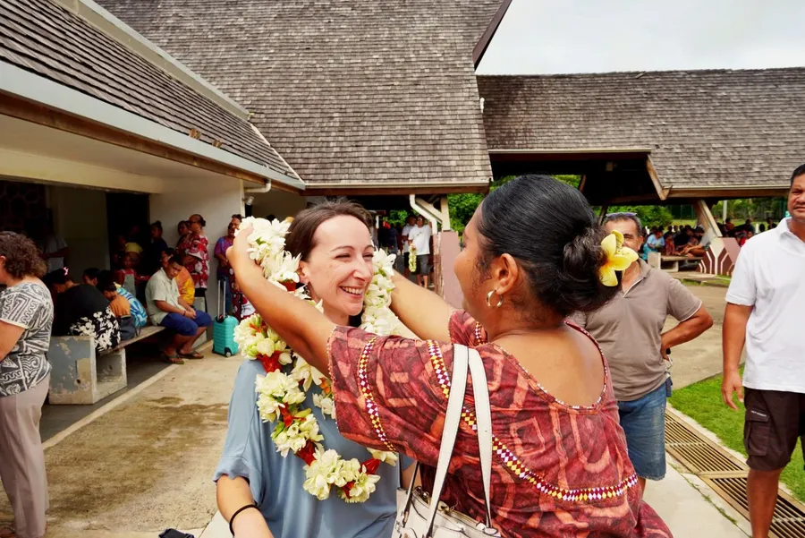 Flower Lei Welcome (1) SE CREDIT WallisandFutunaPocketGuide.com