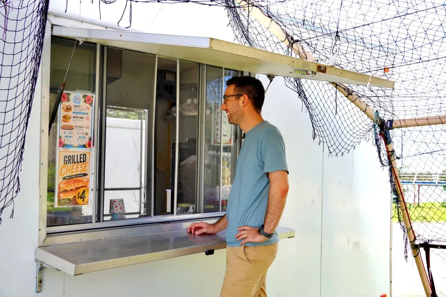 Food Trucks (3) SEB CREDIT MarshallIslandsPocketGuide.com