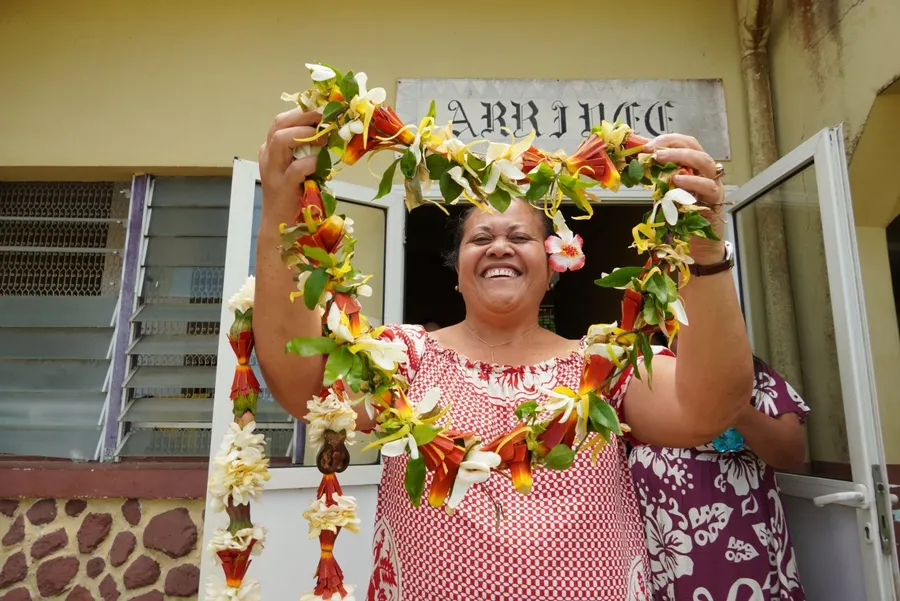 Futuna Airport Arrival (5) Flower Garland BNCC CREDIT WallisandFutunaPocketGuide.com