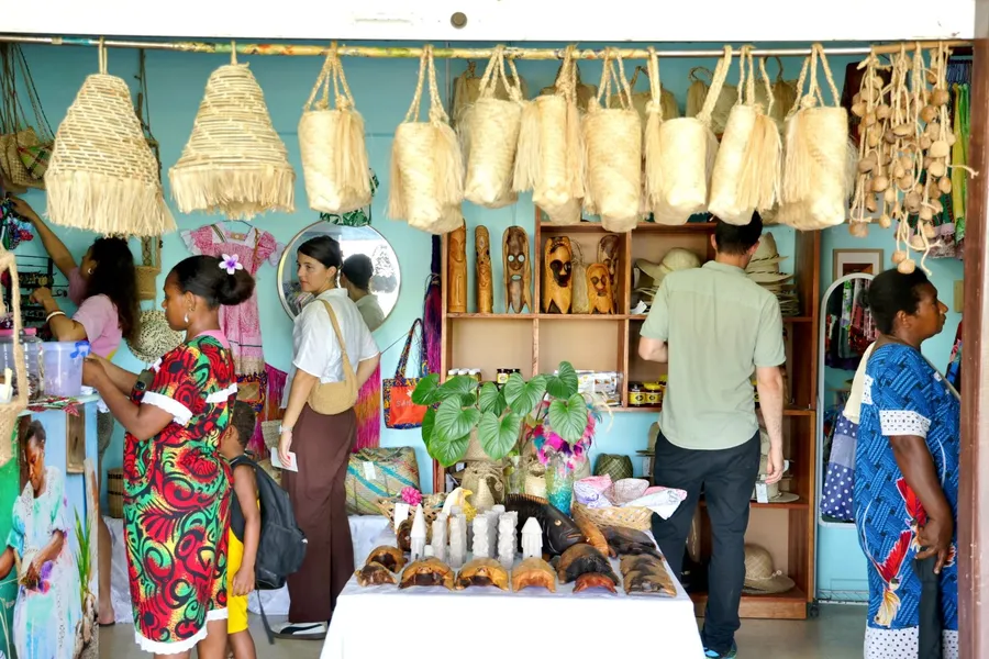 Handicraft Gift Santo Airport (2) SEB CREDIT VanuatuPocketGuide.com