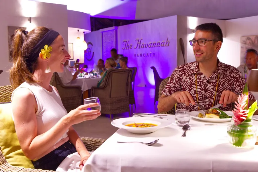 Havannah Restaurant Couple Lux CREDIT VanuatuPocketGuide.com